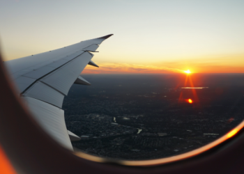 Book Your Flights & Travel Safely With These 4 Steps