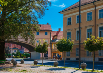 Top 5 Sites To Find The Perfect Villas, Hotels And Apartments While Traveling