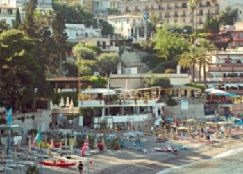 What Are The Benefits Of Staying In Hotels Or Booking An Airbnb?