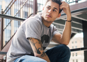 How To Choose Clothes That Make You Look Good And Feel Confident