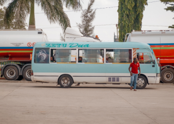 Exploring the World by Bus: A Comprehensive Travel Route Guide