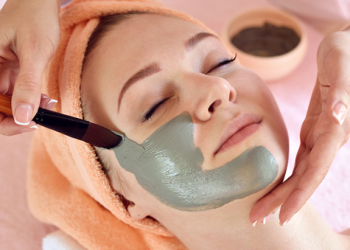 The Top Benefits of Choosing Clarins for Your Beauty Regime