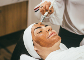 The Ultimate Guide to Women’s Skincare Products for a Flawless Complexion