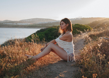 From Cocktail Dresses to Jumpsuits: Versatile Party Looks for Women