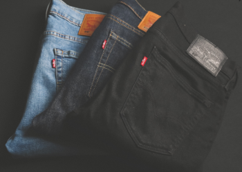 How to Incorporate Trendy Jeans and Dresses into your Everyday Style