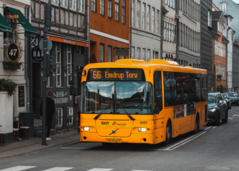5 Reasons Why Bus Services Are the Best Mode of Transportation