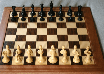 Uwolnij zabawę: podaruj bliskim gry towarzyskie od Allegro!