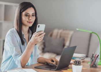 Uwolnij swoją obsesję technologiczną: kupuj najnowsze telefony komórkowe i urządzenia elektroniczne w witrynie Orange