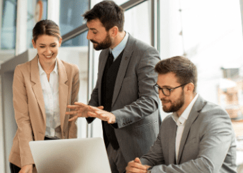 Rocket Reach Website Review: How to Find the Perfect Team of Engineers for Your Project