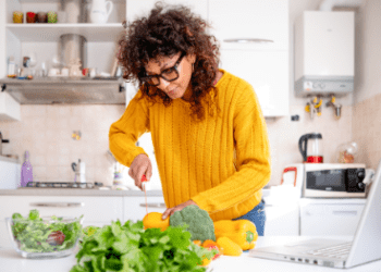 The Digital Kitchen: How Online Courses are Revolutionizing Culinary Education