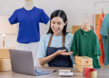 The Latest Trends on Fashiongo: What’s Hot This Season?